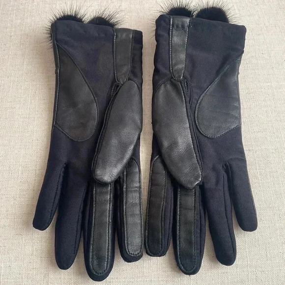 Aris Leather Black Driving Gloves with Faux Fur Pom Poms Size M/L - Picture 2 of 4